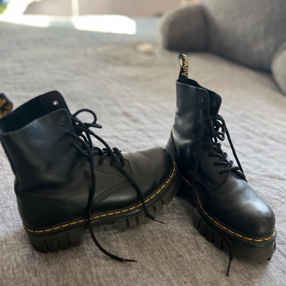 Dr Marten Audrick Boot - Picture 4 of 5